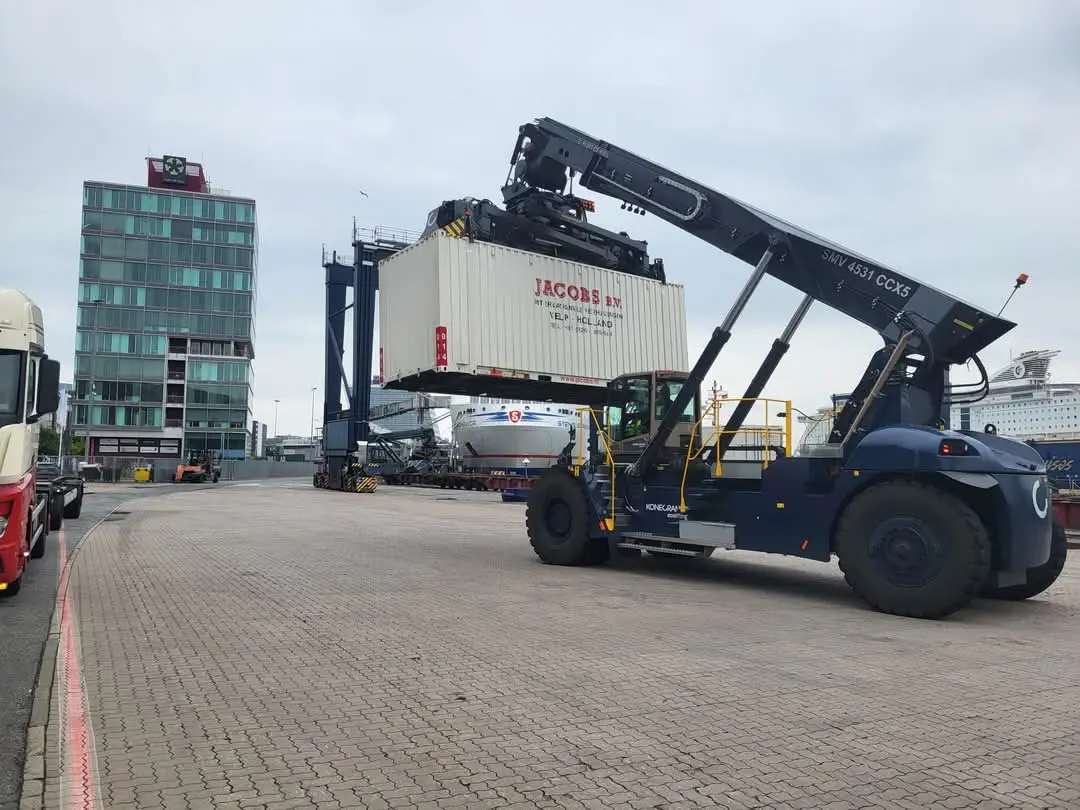 Jacobs-Verhuizingen-BV-container