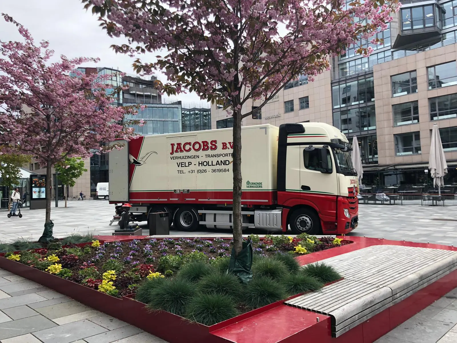 Bedrijfsverhuizing-Vrachtwagen Contact